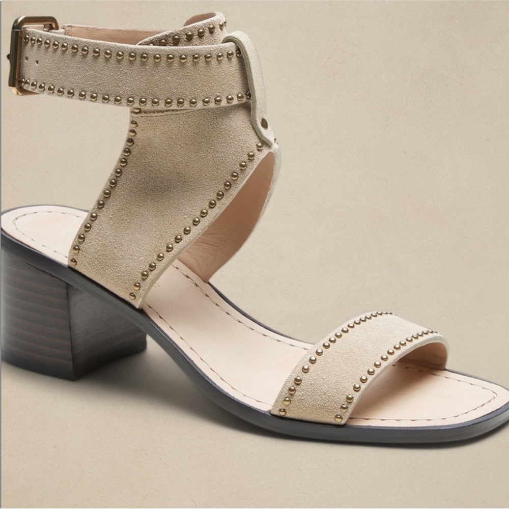 Banana Republic Daze Suede Sandals in Sand